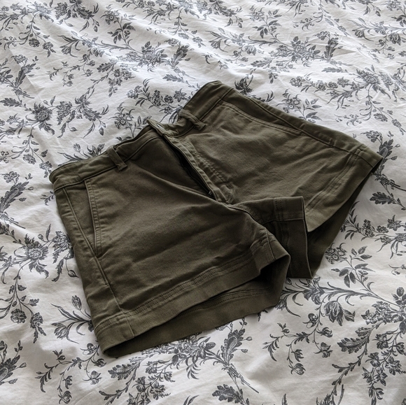 Everlane Cotton Twill Shorts Green 4 - Picture 4 of 7